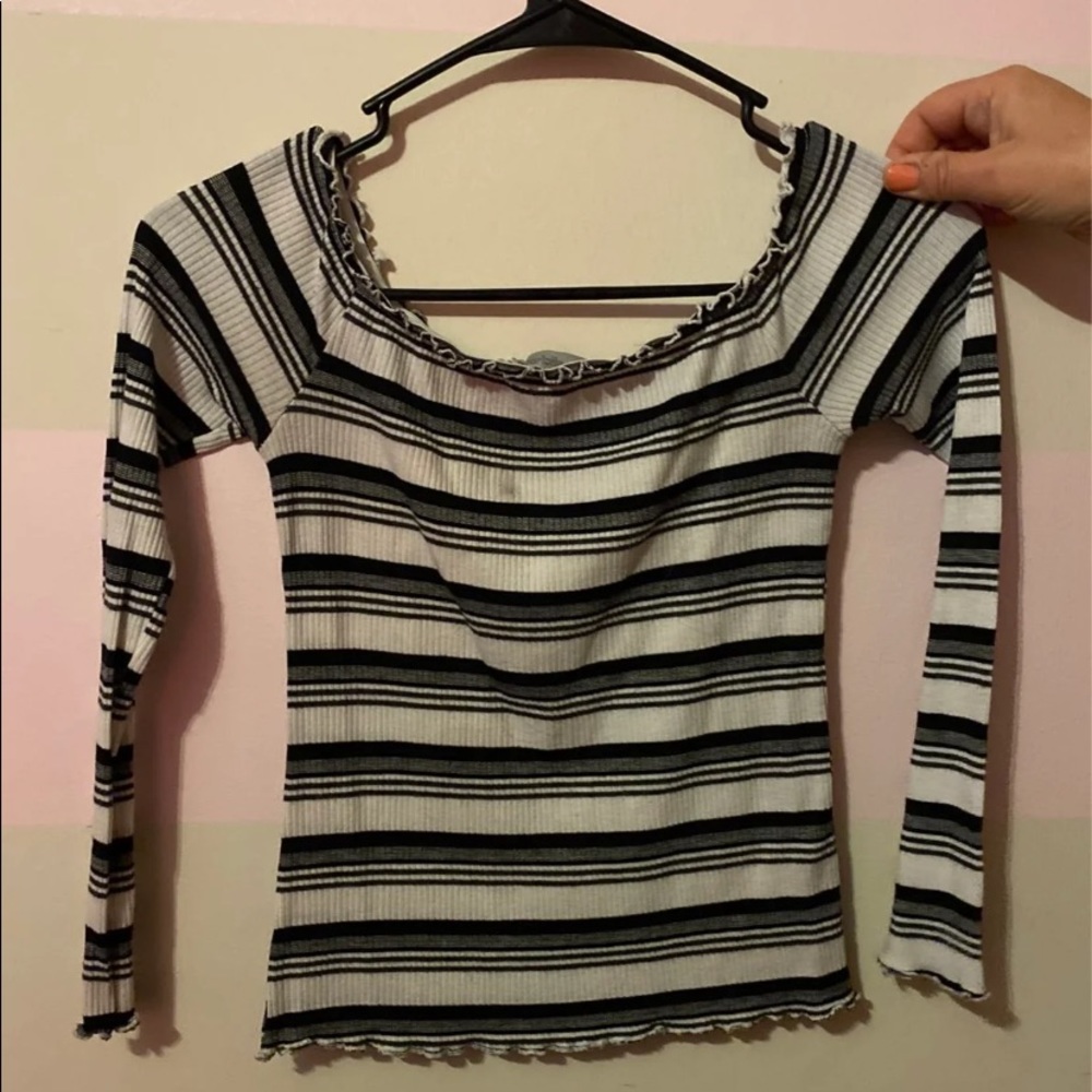 Cropped off the shoulder long sleeve